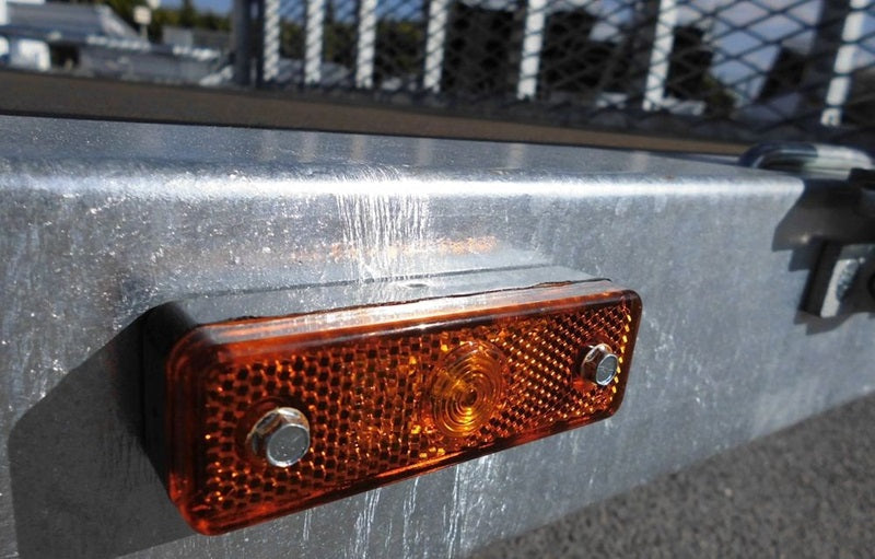 Remolque de plataforma LIDER con ruedas debajo – PTAC: 3500 kg – 2 ejes con freno – 506 x 215 cm